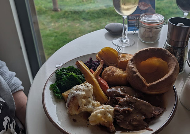 sunday roast Pebble Pig